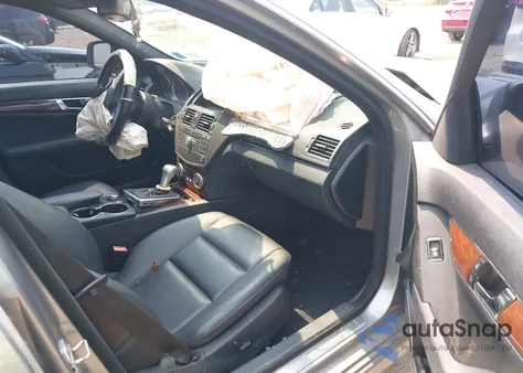 2009 Mercedes-Benz C 300 Luxury 4Matic/Sport 4Matic from USA, damaged, VIN WDDGF81X89F307469